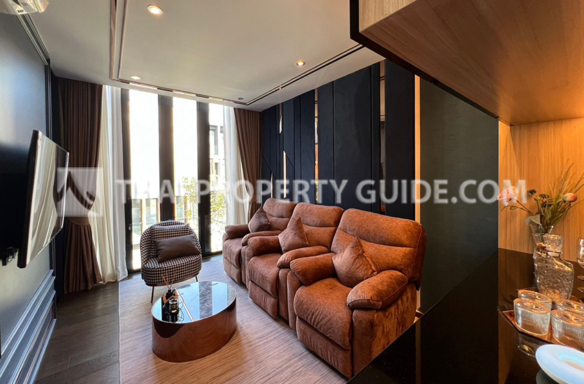 House with Private Pool in Srinakarin 